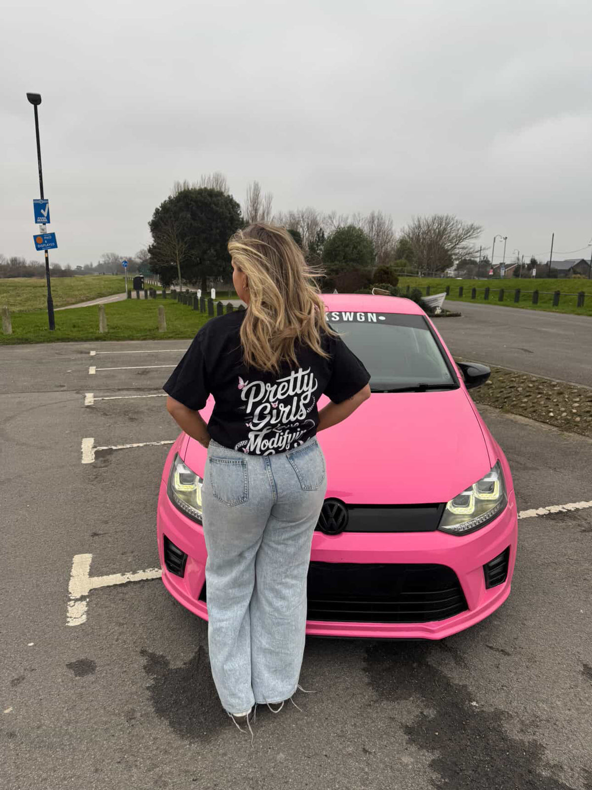 Pretty Girls Love Modifying Cars T-Shirt